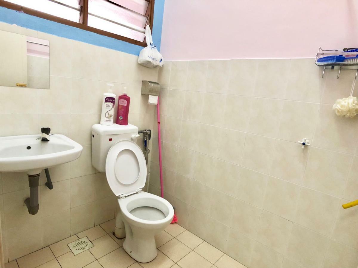 Sakura 2 Homestay Kampar Exterior photo